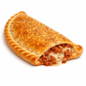 Indbagt pizza: Kødsovs, løg og ost.